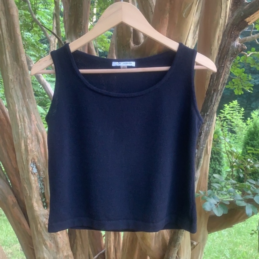St.John Black Knit Cropped Sleeveless Sweater/Tank Top